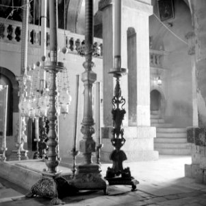 Het interieur van de Heilige Grafkerk in Jeruzalem, Bestanddeelnr 255-5210