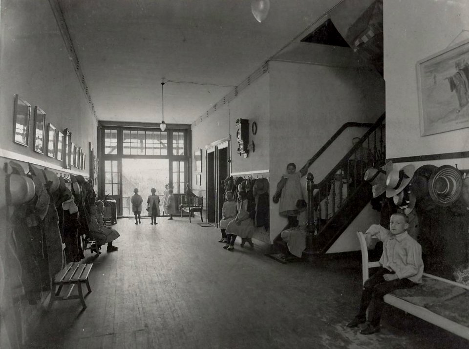 Het jubileumjaar van het Haarlems Kinderhuis 1913, Inventarisnummer NL-HlmNHA 1100 KNA006014624