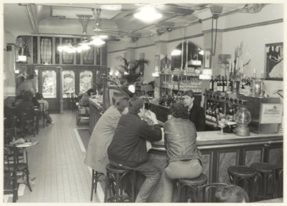 Het interieur van café 1900. NL-HlmNHA 54014413