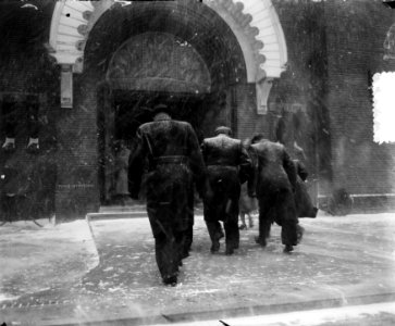 Herdenkingszondag kerkgang Halsteren in sneeuw, Bestanddeelnr 905-5334