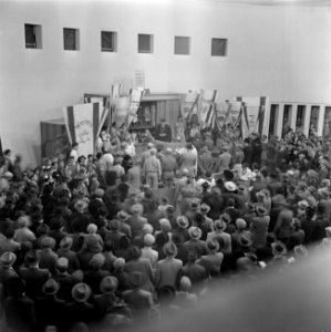 Herdenking van de eerste verjaardag van Israels onafhankelijkheid in de Jessurun, Bestanddeelnr 255-0369