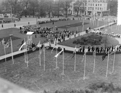 Herdenking UNO-oprichting op het Frederiksplein te Amsterdam Overzicht van de p, Bestanddeelnr 909-0616
