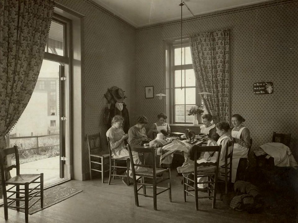 Het jubileumjaar van het Haarlems Kinderhuis 1913, Inventarisnummer NL-HlmNHA 1100 KNA006014634