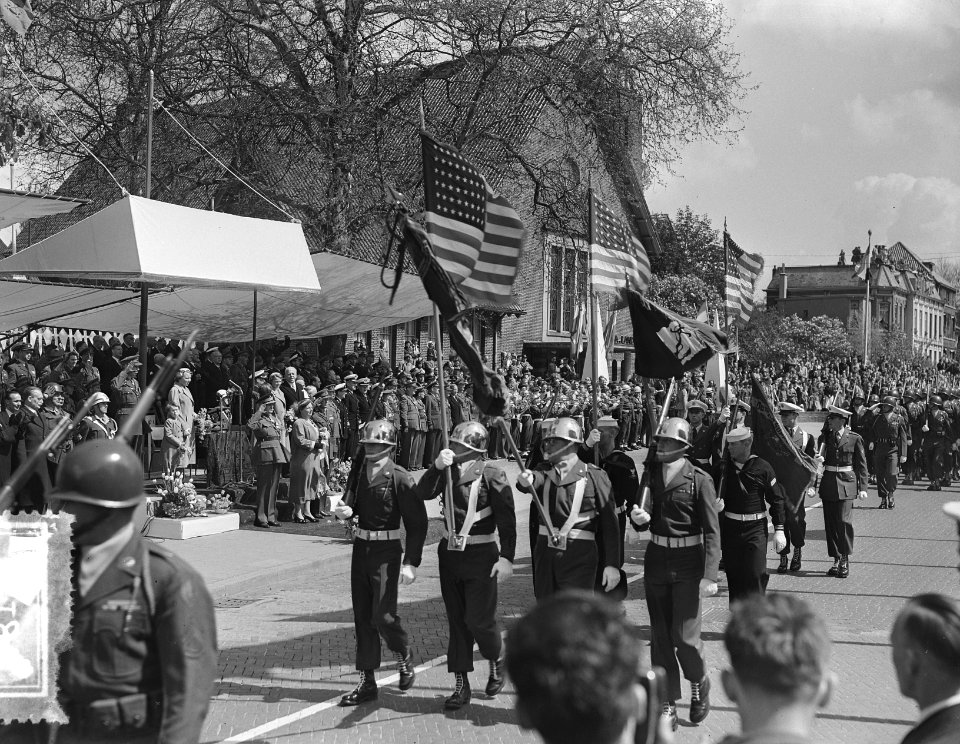 Herdenking te Wageningen, bevrijdingsdag, Bestanddeelnr 907-1184