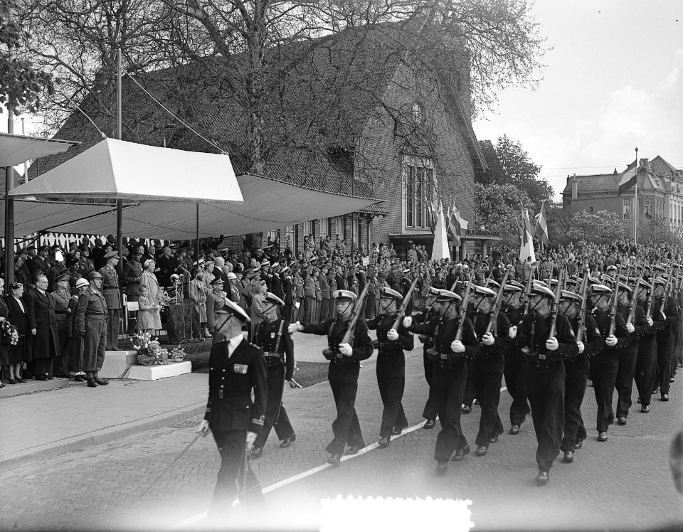 Herdenking te Wageningen, bevrijdingsdag, Bestanddeelnr 907-1186