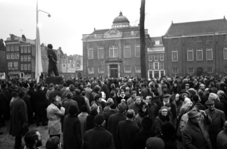 Herdenking van februaristaking bij de Dokwerker op J.D. Meijerplein Amsterdam ov, Bestanddeelnr 922-1387