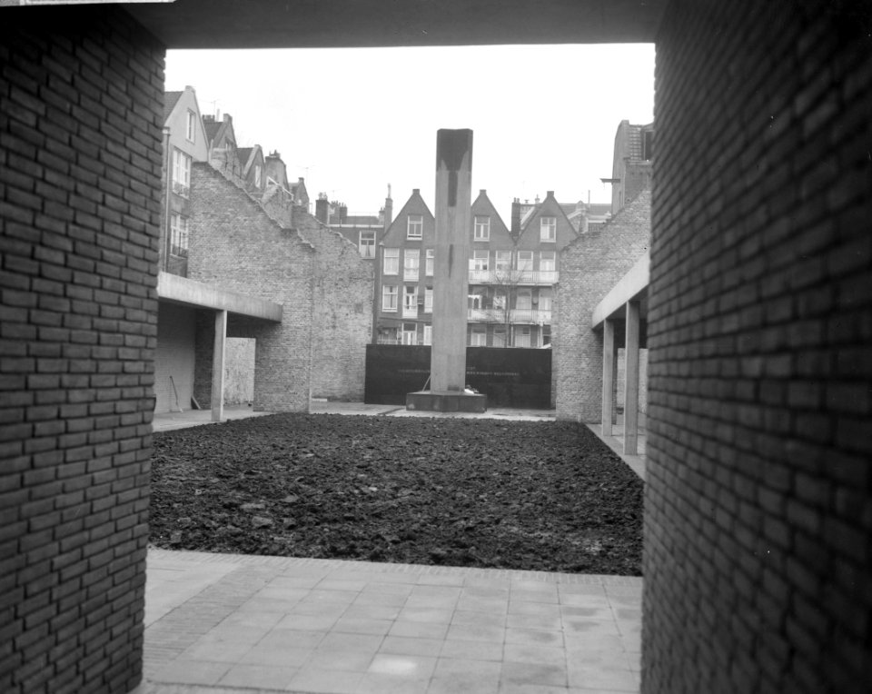 Herdenkingsplechtigheid bij oude Hollandse Schouwburg, Bestanddeelnr 913-7338