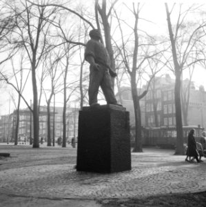 Herdenking februaristaking 1941 op het J D Meyerplein, Bestanddeelnr 912-1296