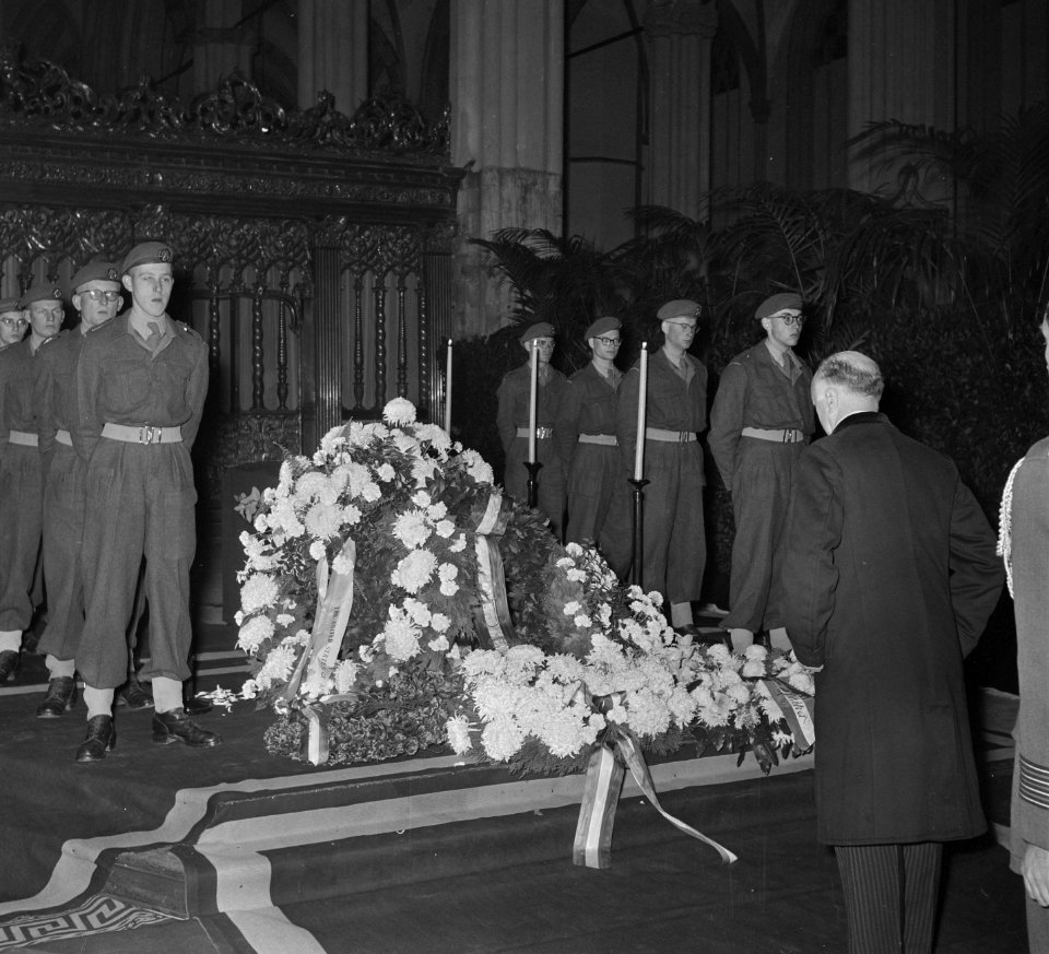 Herdenkingsdienst Nieuwe Kerk Amsterdam. Engelse gezant, Bestanddeelnr 905-4133
