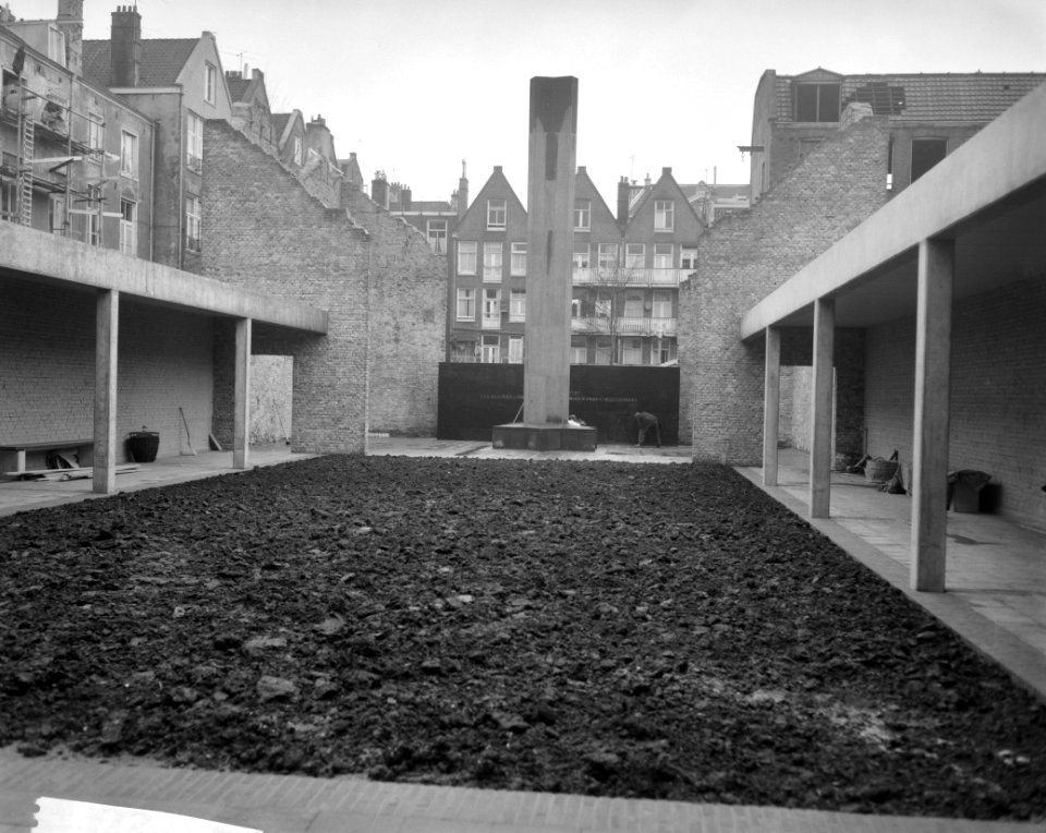 Herdenkingsplechtigheid bij oude Hollandse Schouwburg, Bestanddeelnr 913-7337
