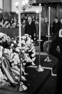 Herdenkingsplechtigheid in Westerkerk te Amsterdam. De Russische ambassadeur in , Bestanddeelnr 915-6971