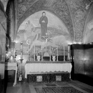Het interieur van de Heilige Grafkerk in Jeruzalem, Bestanddeelnr 255-5211