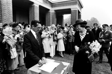 Herdenkingsplechtigheid op ere begraafplaats Canadezen Groesbeek in aanwezigheid, Bestanddeelnr 930-8177