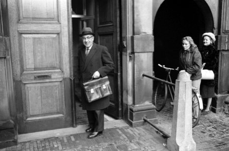 Het kabinet in een speciale zitting bijeen betreffende de EEG Binnenhof, Bestanddeelnr 914-7721
