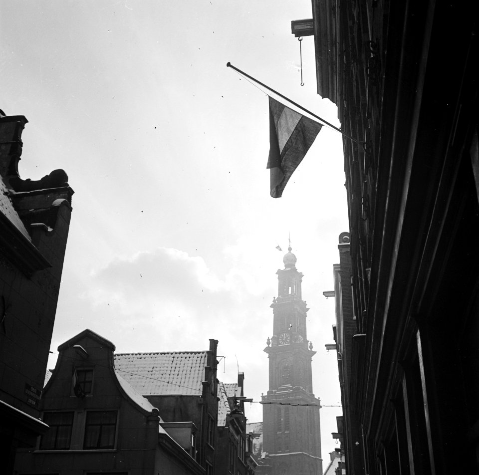Herdenkingszondag vlaggen halfstok, Bestanddeelnr 905-5328