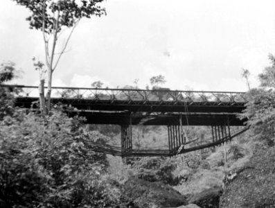 Herbouw van een verkeersbrug door de genie, Bestanddeelnr 13424