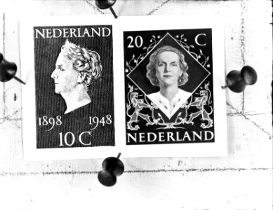 Herdenkingspostzegels H M 50 jarig jubileum 10 en 20 cent PTT, Bestanddeelnr 902-9128