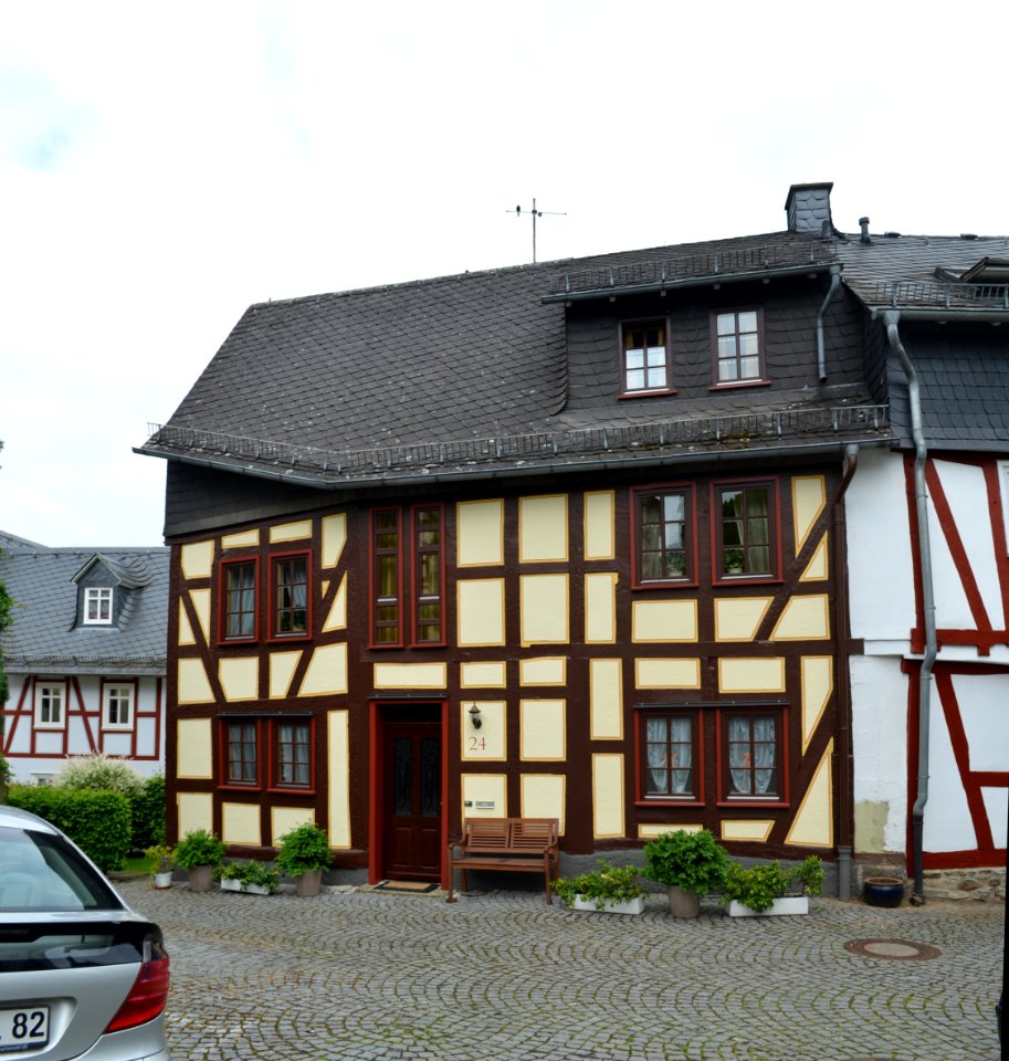 Herborn, Schulberg 24
