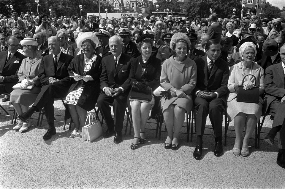 Herdenking t.g.v. beeindiging oorlog 25 jaar Z-O-Azie, in Congresgebouw Den Haag, Bestanddeelnr 923-7545