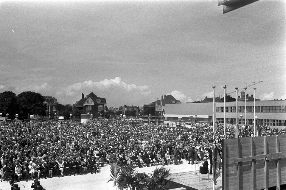 Herdenking t.g.v. beeindiging oorlog 25 jaar Z-O-Azie, in Congresgebouw, Den Haa, Bestanddeelnr 923-7555