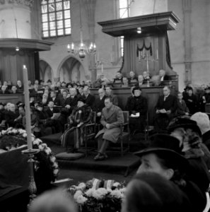 Herdenkingsbijeenkomst in de St. Bavokerk in Haarlem voor de 422 gefusilleerden , Bestanddeelnr 255-9102