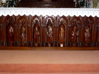 Herbinghen (Pas-de-Calais) église, statues de l'autel
