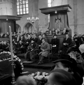 Herdenkingsbijeenkomst in de St. Bavokerk in Haarlem voor de 422 gefusilleerden , Bestanddeelnr 255-9107