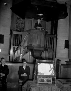 Herdenking Vrede van Munster in de Nieuwe Kerk te Delft. Rede van minister J.J. , Bestanddeelnr 902-5625