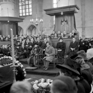 Herdenkingsbijeenkomst in de St. Bavokerk in Haarlem voor de 422 gefusilleerden , Bestanddeelnr 255-9110