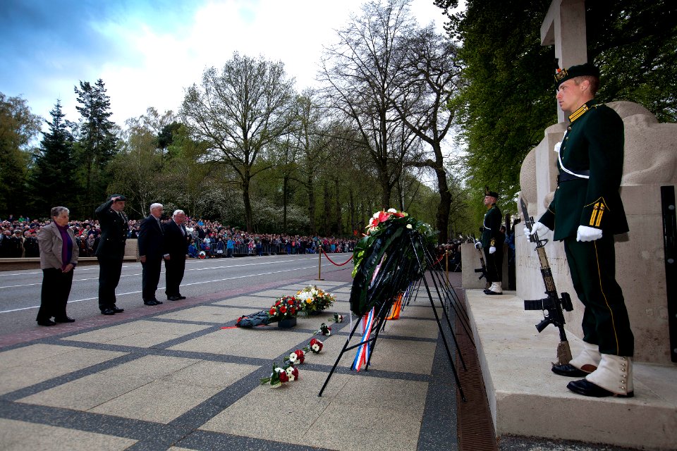 Herdenking-op-militair-ereveld-grebbeberg