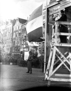 Herdenking Waterlooplein Rede H Gortzak, Bestanddeelnr 902-6039