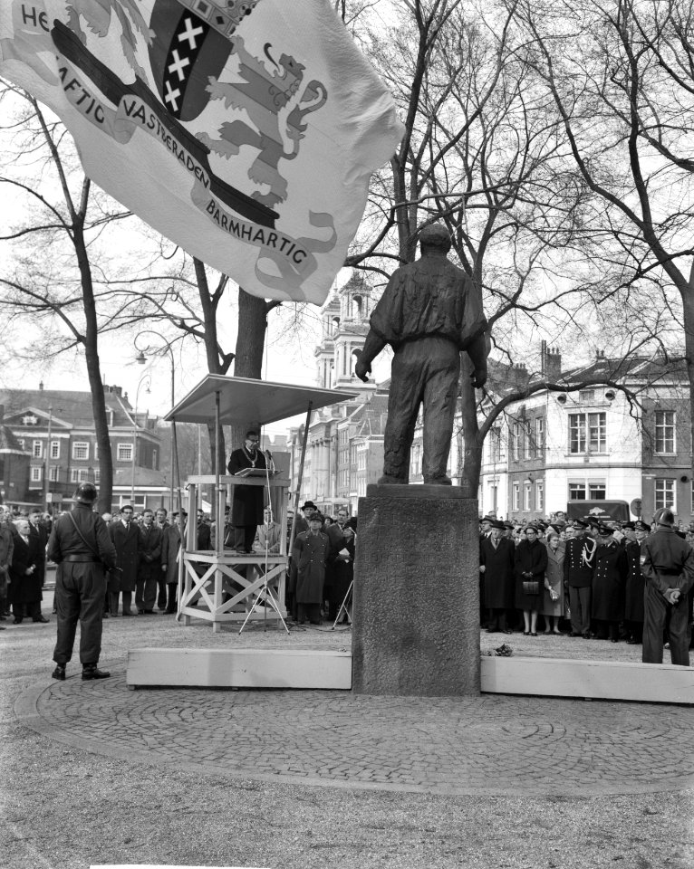 Herdenking februaristaking, burgemeester Van Hall tijde rede, Bestanddeelnr 912-1396