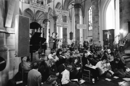 Herdenkingsbijeenkomst ter nagedachtenis van de in San Salvador vermoorde aartsb, Bestanddeelnr 932-0720