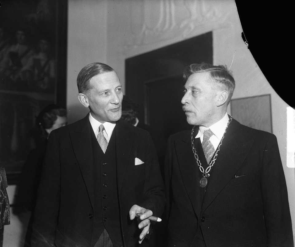 Herdenking W. de With in Den Briel door Minister Schokking. Minister Schokking m, Bestanddeelnr 903-2886