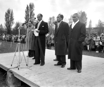 Herdenking van het 10-jarig bestaan van de Republiek der Zuid Molukken te Den Ha, Bestanddeelnr 911-1892
