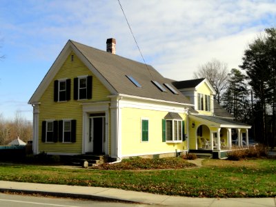 Henry E. Durfee Farmhouse, Southbridge, MA - DSC02639