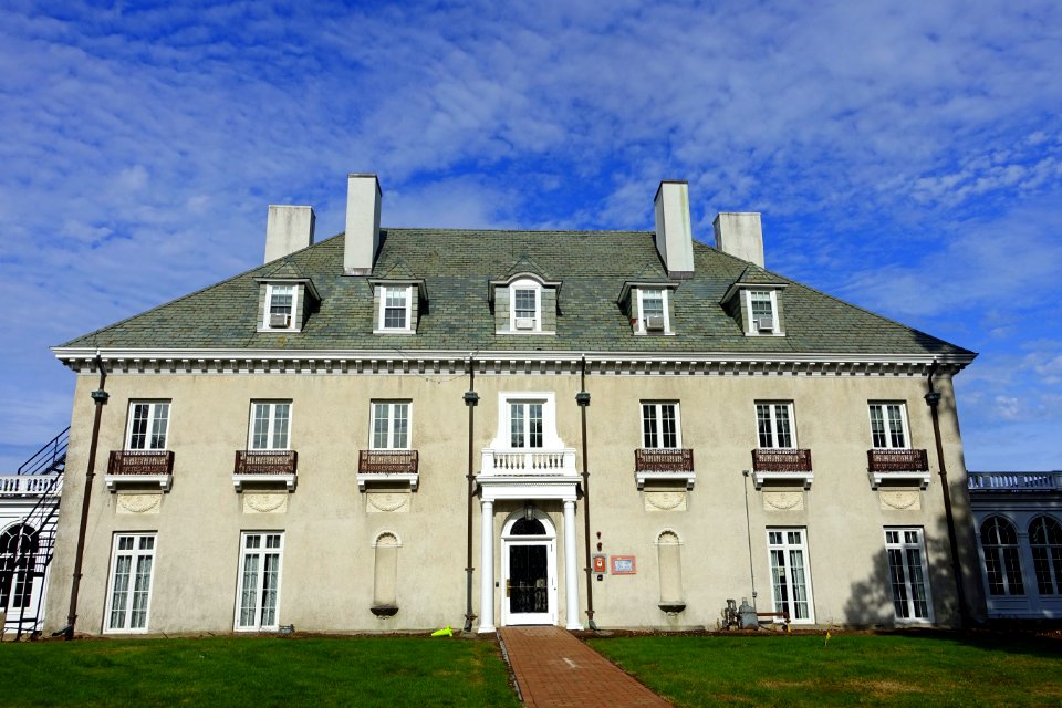 Henry I. Harriman House (Alumni House) - Boston College Law School - Newton, MA - DSC07392