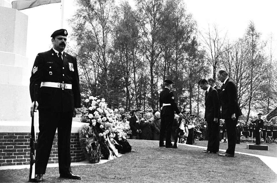 Herdenkingsplechtigheid op de Canadese erebegraafplaats in Groesbeek, Bestanddeelnr 930-8168