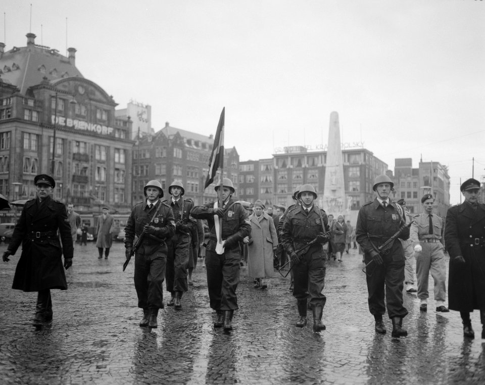 Herdenking Hongaarse opstand bij het Nationale Monument op de Dam in aanwezighei, Bestanddeelnr 909-0792