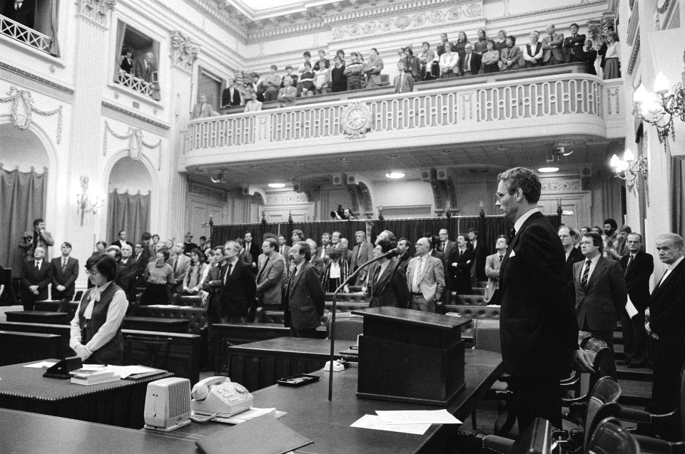 Herdenking in de Tweede Kamer van het overlijden Leonid Brezjnev, minister Van d, Bestanddeelnr 932-3967