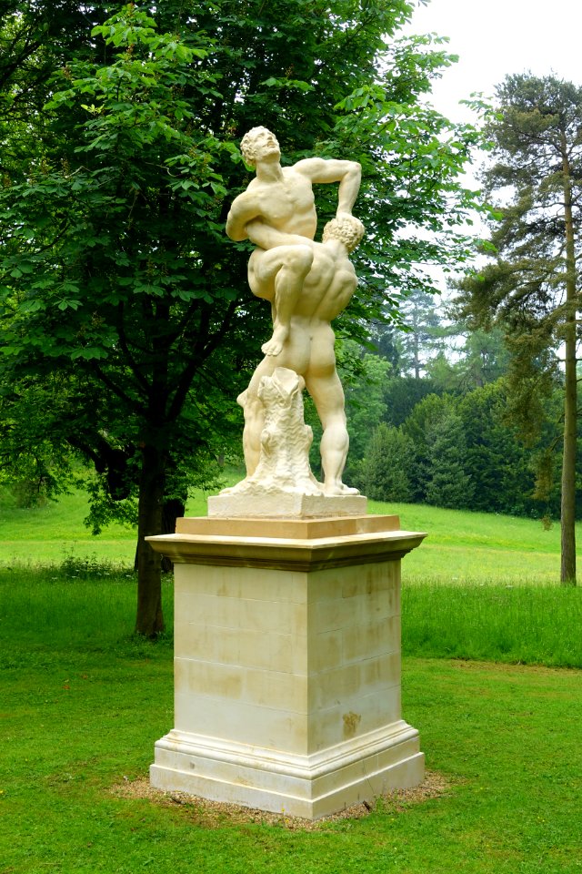 Hercules and Antaeus - Stowe Gardens - Buckinghamshire, England - DSC07962