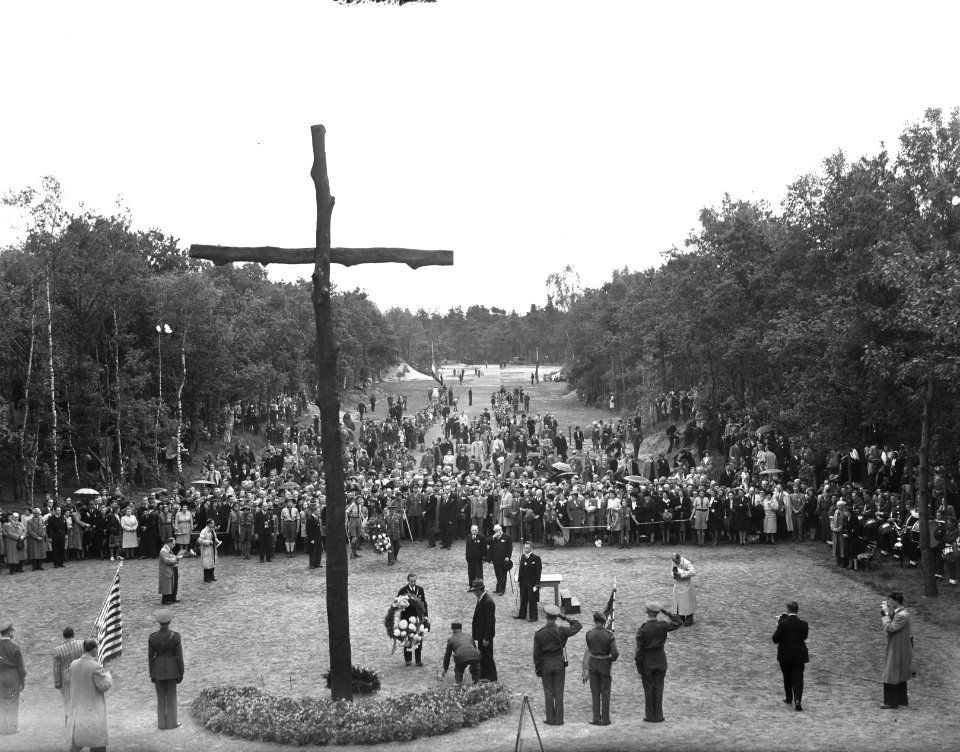 Herdenking in Kamp van Vught ,, Bestanddeelnr 901-9087