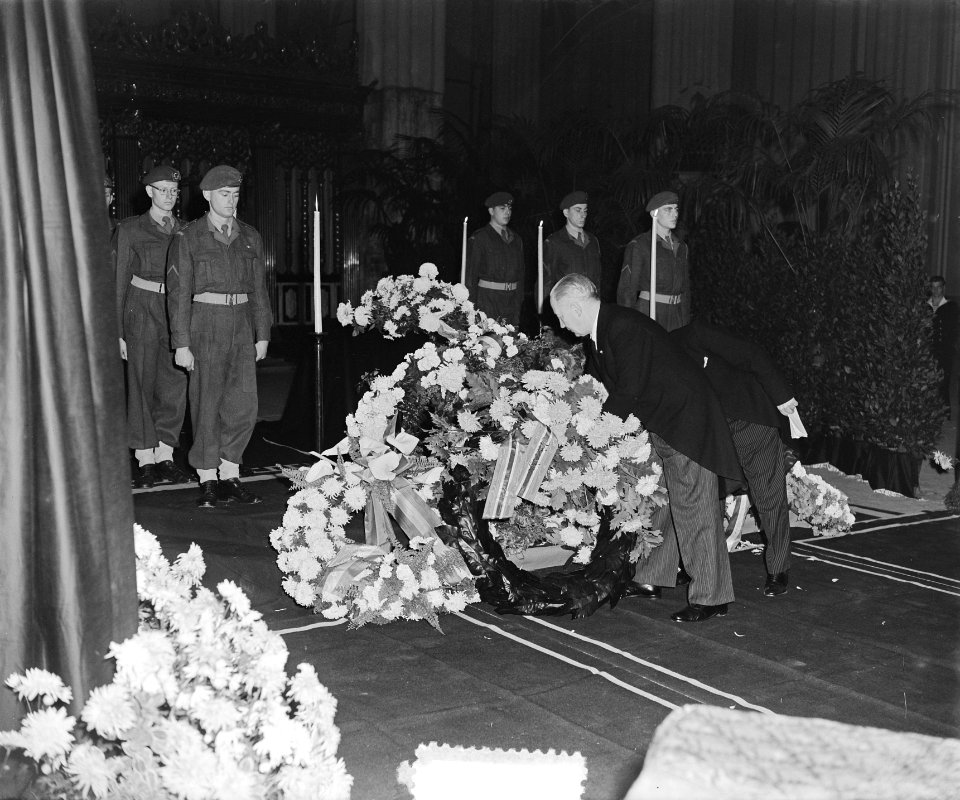 Herdenking gevallenen in Nieuwe Kerk , Amsterdam, Bestanddeelnr 906-0886