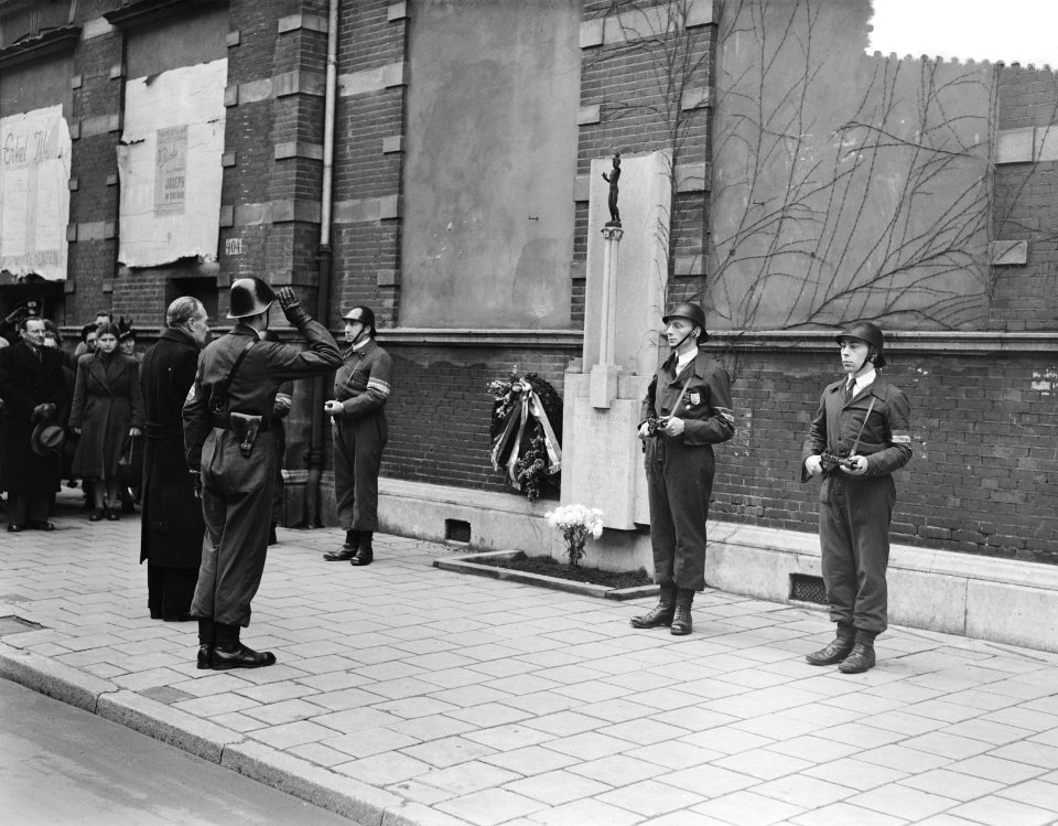 Herdenking gefussileerden bij Spieghelschool te Amsterdam, Bestanddeelnr 904-9132