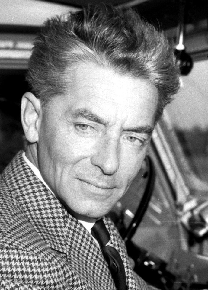 Herbert von Karajan 1963 (cropped)