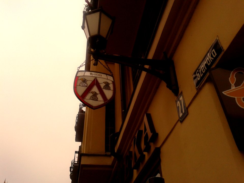 Herb przy Aptece Radzieckiej w Toruniu