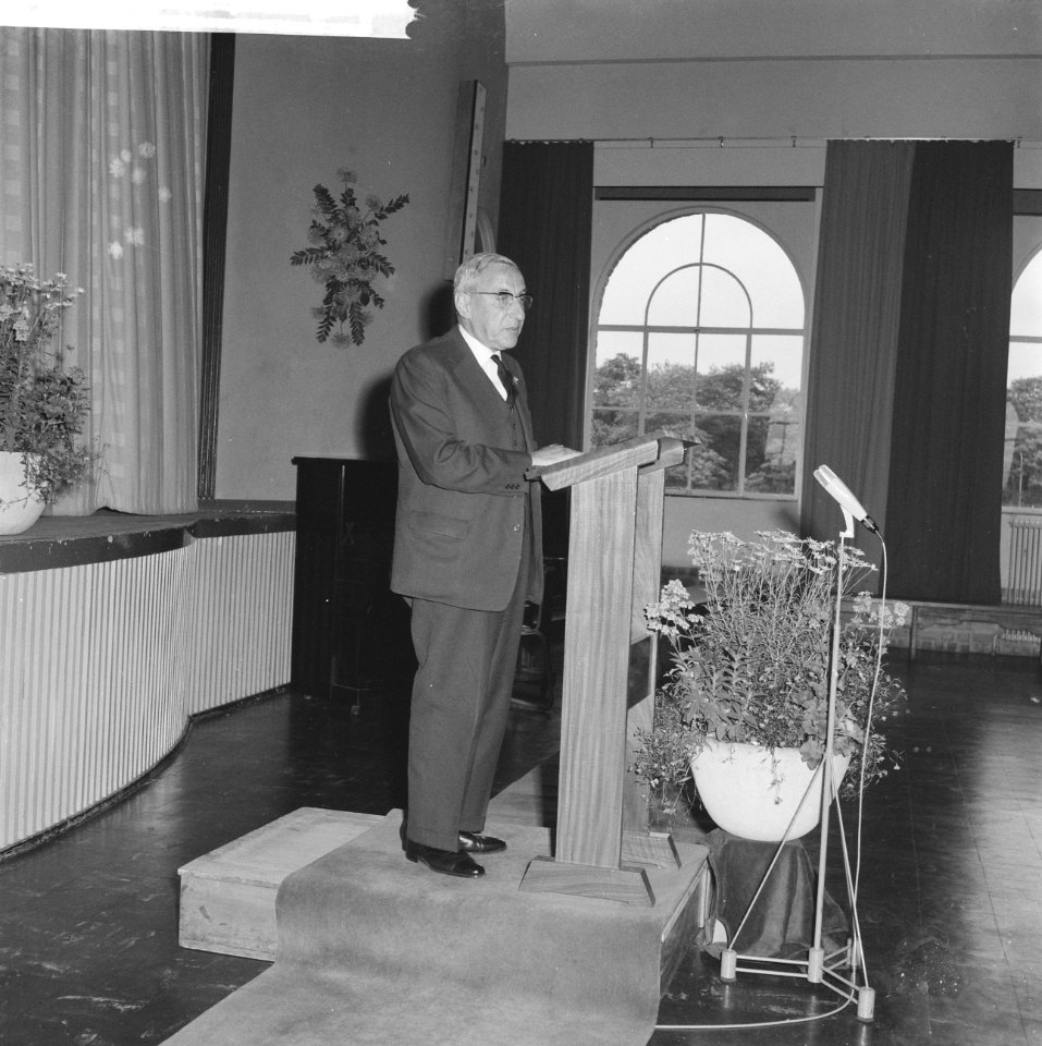 Herdenking in Constantijncollege in Amersfoort Professor de Quay, Bestanddeelnr 912-8423