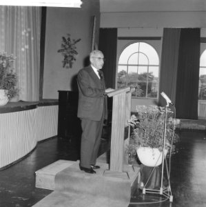 Herdenking in Constantijncollege in Amersfoort Professor de Quay, Bestanddeelnr 912-8423