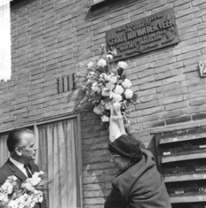 Herdenking Gerrit Jan van der Veen, mevrouw Louise van der Veen-van der Chijs en, Bestanddeelnr 917-8527