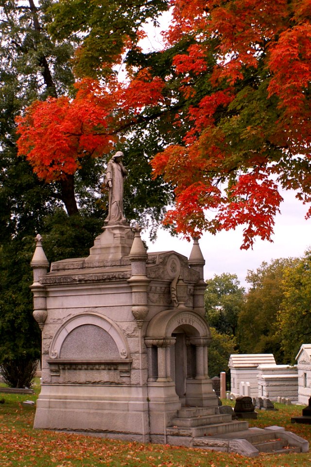 Henry mausoleum, Allegheny Cemetery